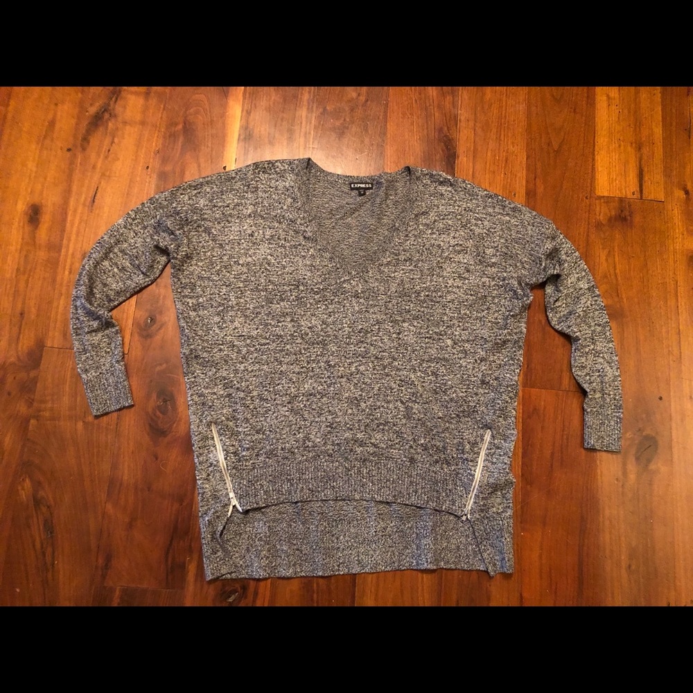 Women’s Express V-Neck Sweater size XS